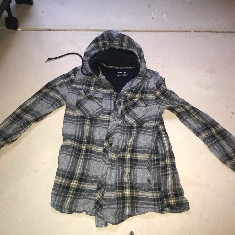 Men’s Medium flannel from Zumies